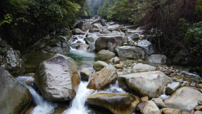 江西婺源三天两晚游最美景点,冬日婺源2天一夜旅游攻略