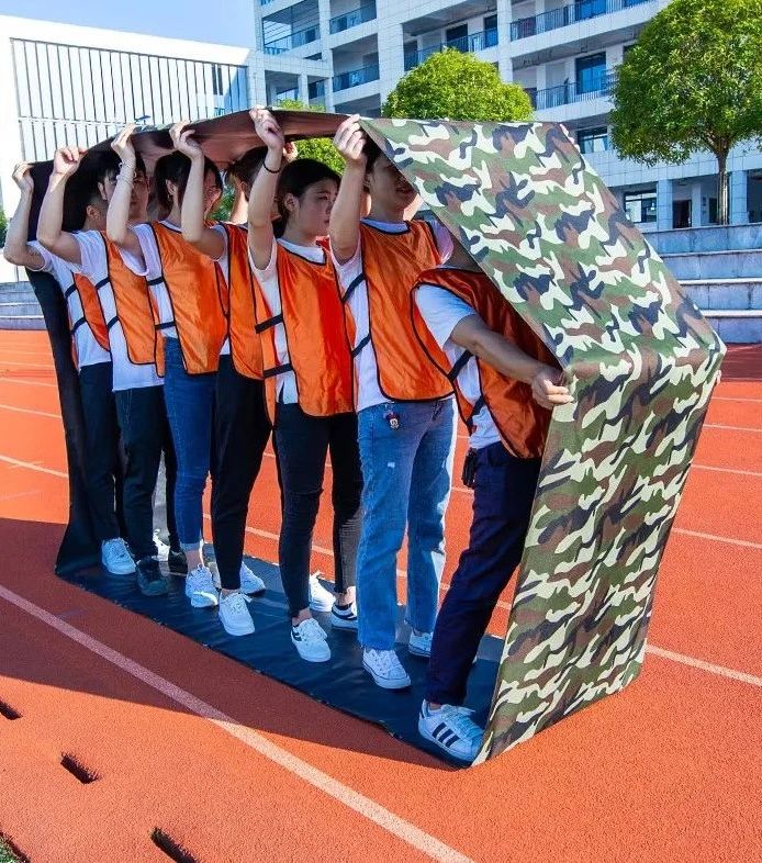 团建趣味飞机游戏怎么玩,趣游研学营