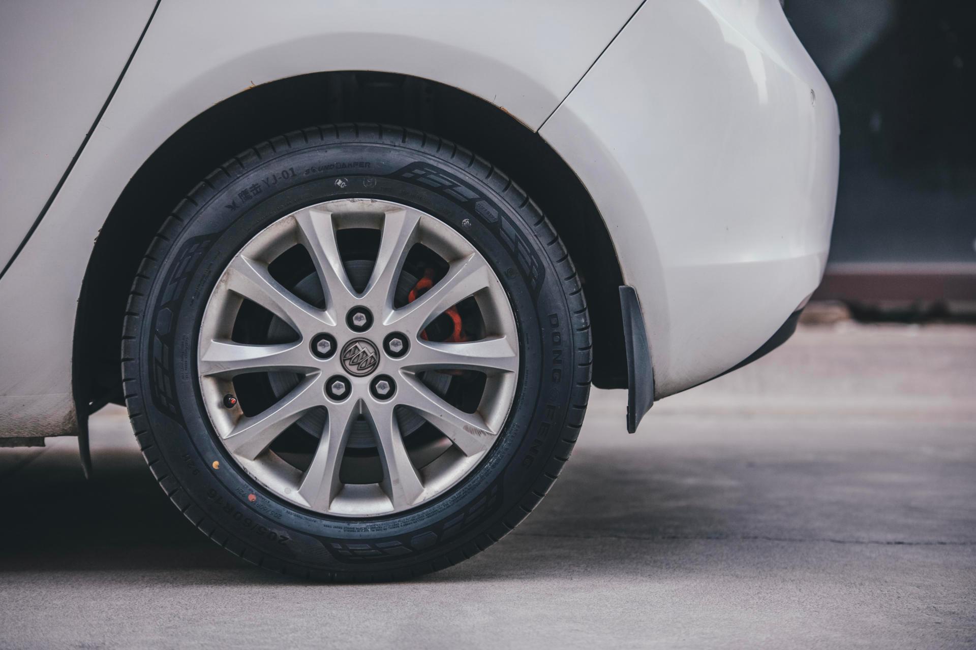 东风鹰击轮胎真实使用感受,给自己买人生第一辆车