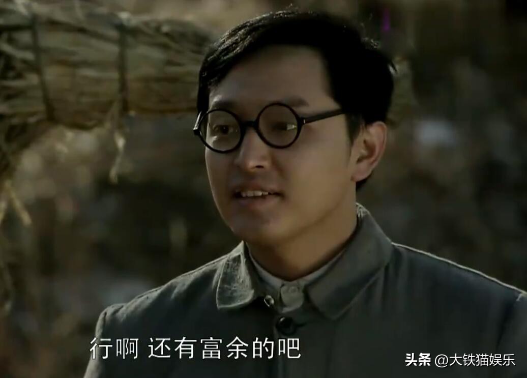 《雪豹》12年后男主凉了,女主退圈当霸总,“关系户”逆袭成顶流