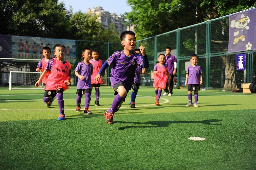 足球健康领域活动,足球运动可以锻炼身体哪些方面