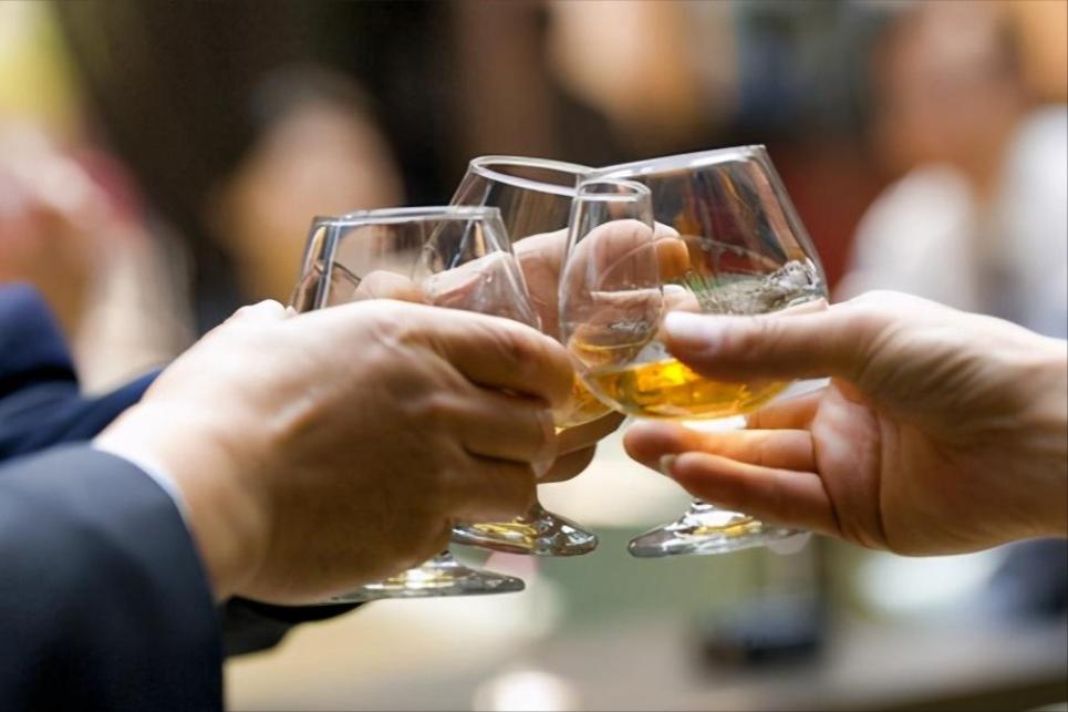 酒席祝酒词,宴席祝酒词简短精辟