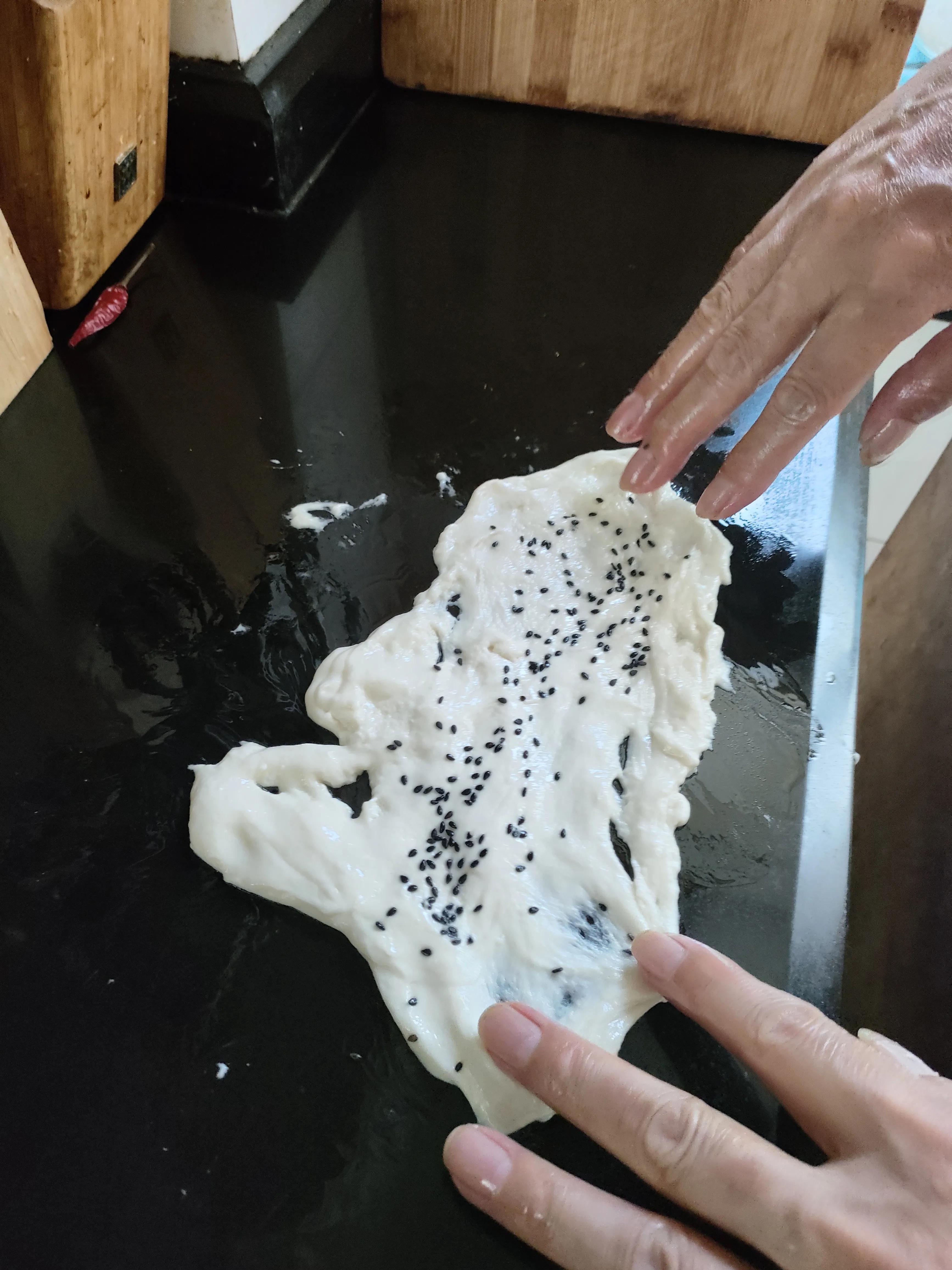 农家小院油饼的做法,南京美食油饼做法