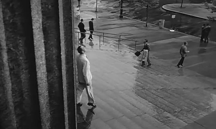 值得反复看的十部经典电影,一生必看的20部经典电影排行榜