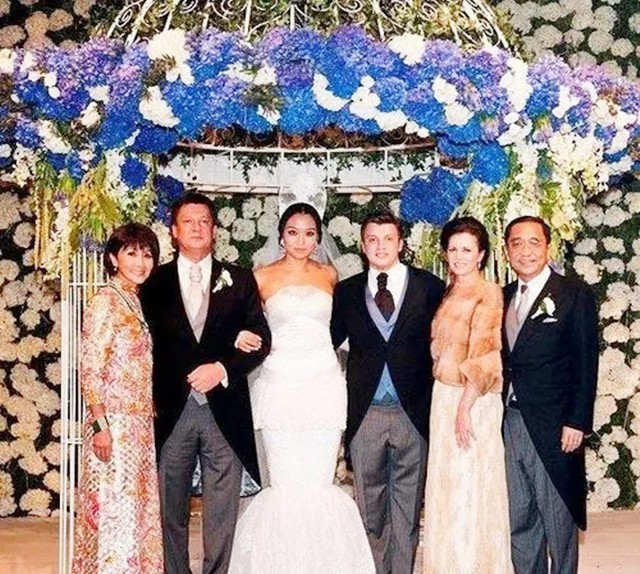 棣欐腐璞棬濂充汉鍑鸿建,棣欐腐濂虫槦琚瘜璞姏寮冪敓涓夊瓙