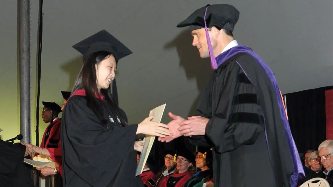 殷桃就读过的学校,殷桃到底有没有小孩