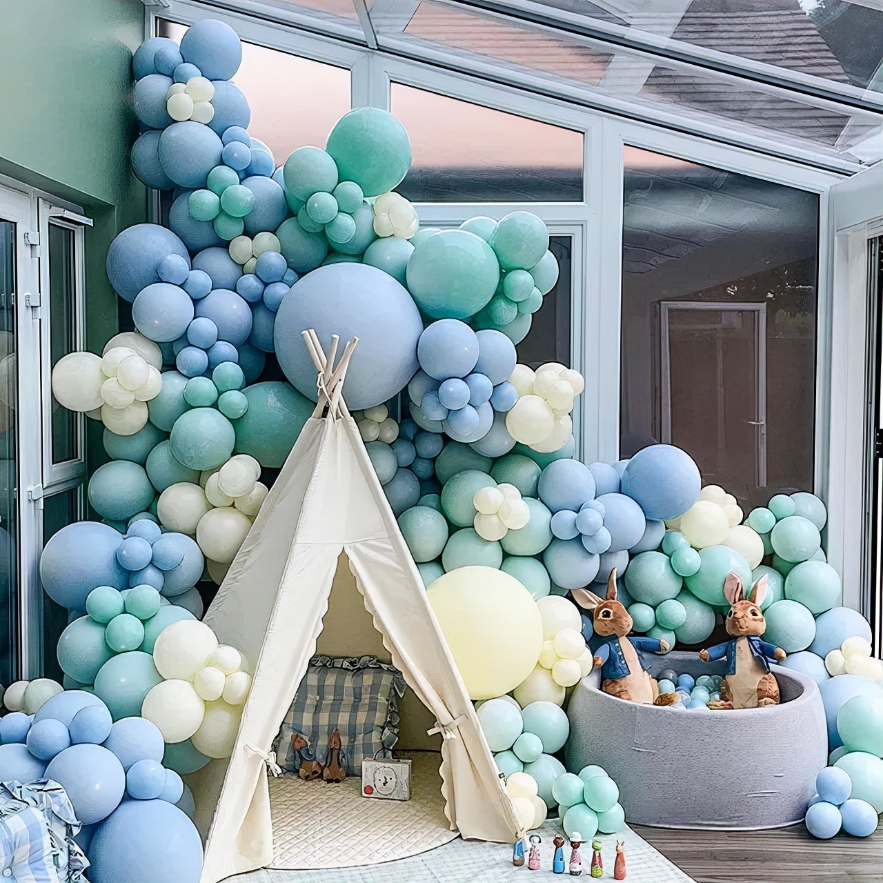 生日蛋糕流行装饰,生日蛋糕装饰多但不幼稚