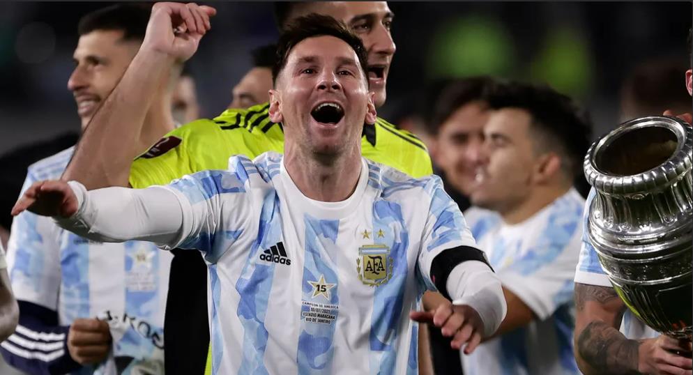 梅西逆境帮大巴黎,梅西在巴黎圣日耳曼对拜仁的表现