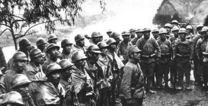 【晚清*楼青**旧影观】媚态百出，丰乳肥臀，尽显女子风情！