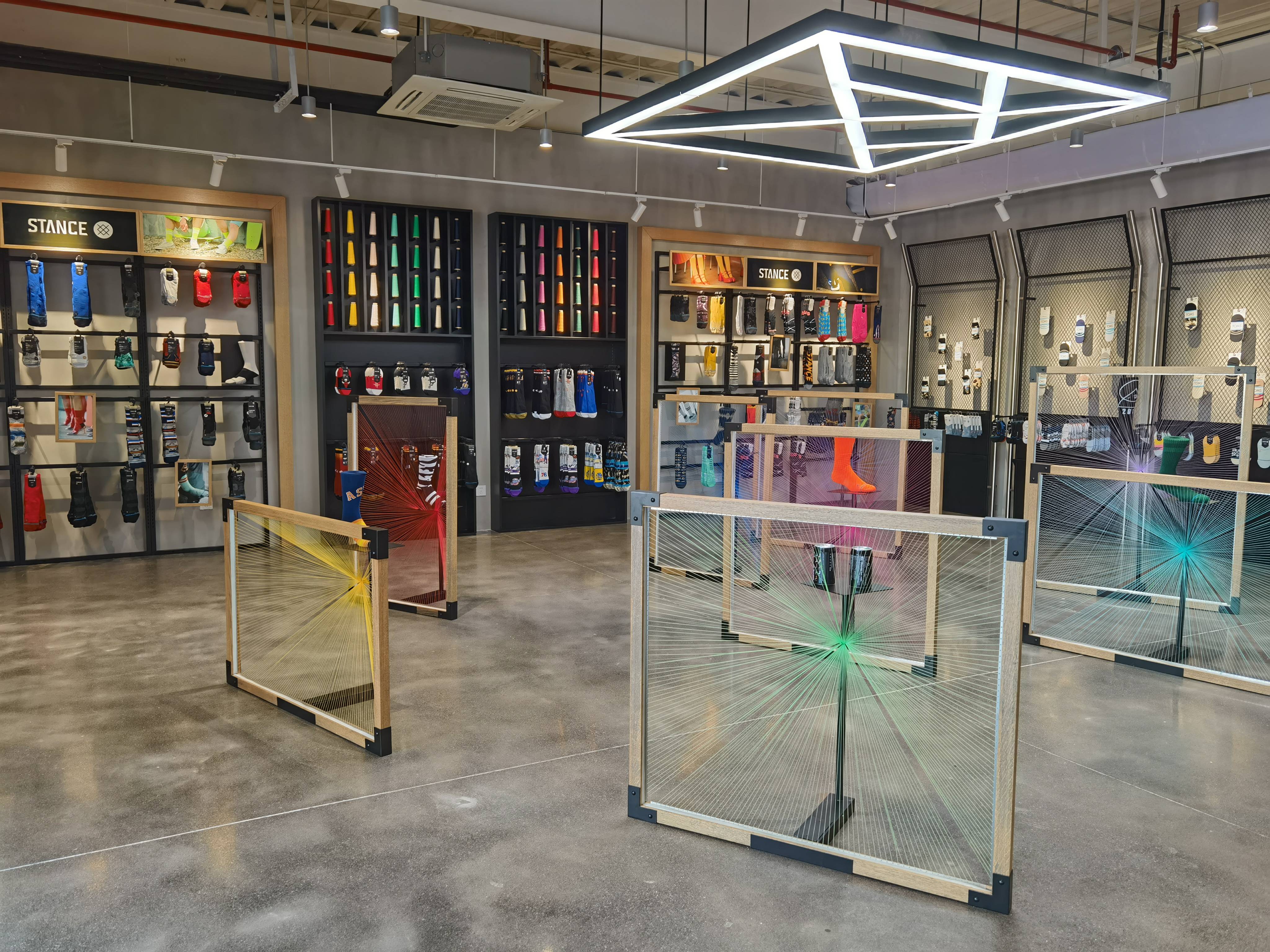 浓眉大眼的淘特也玩起了潮流，还拉上杨超越？