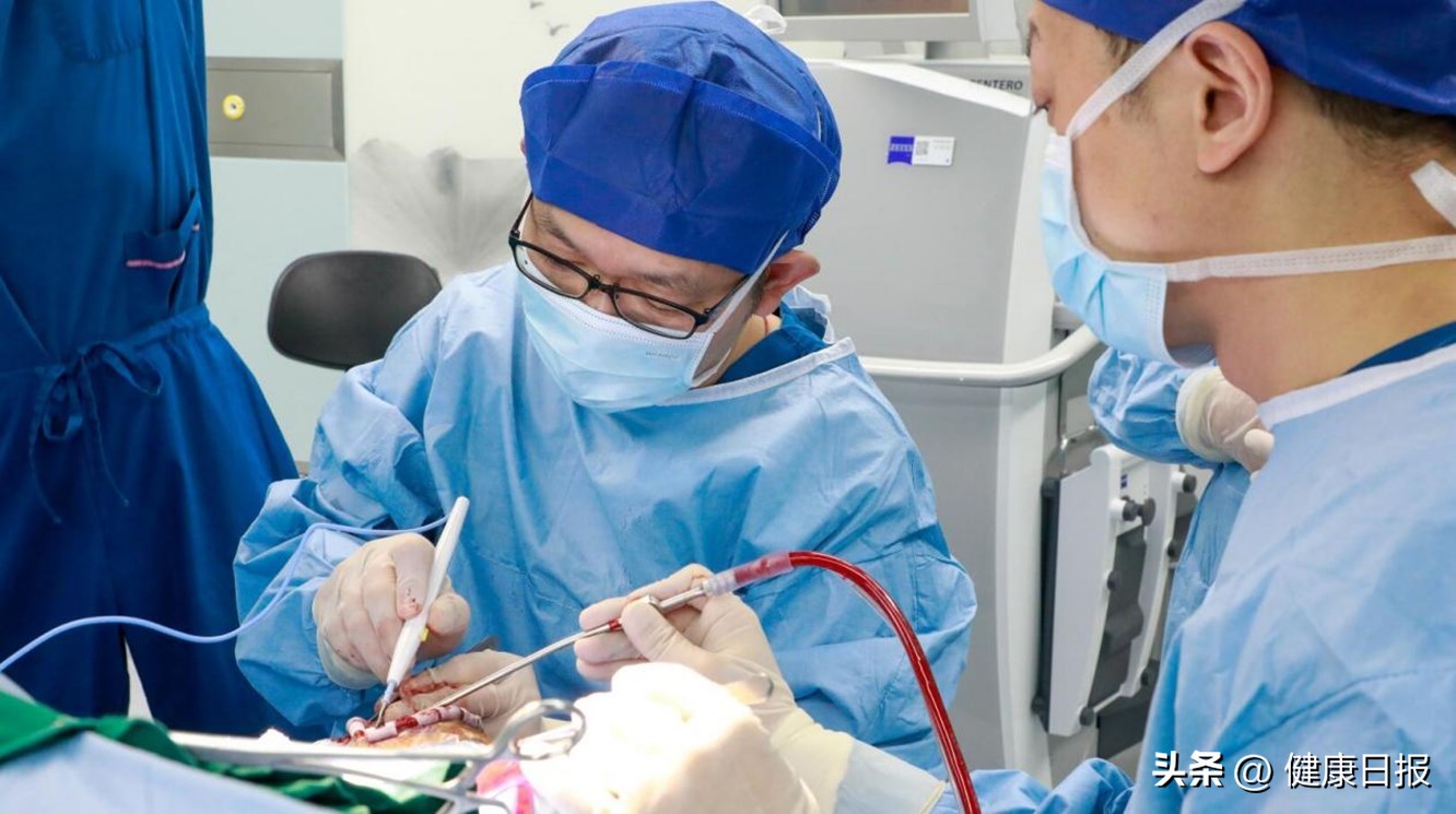 云开“雾”散联合血管重建术消弭烟雾病烦扰，专家：反复脑“中风”，可能是烟雾病放出的“烟雾弹”