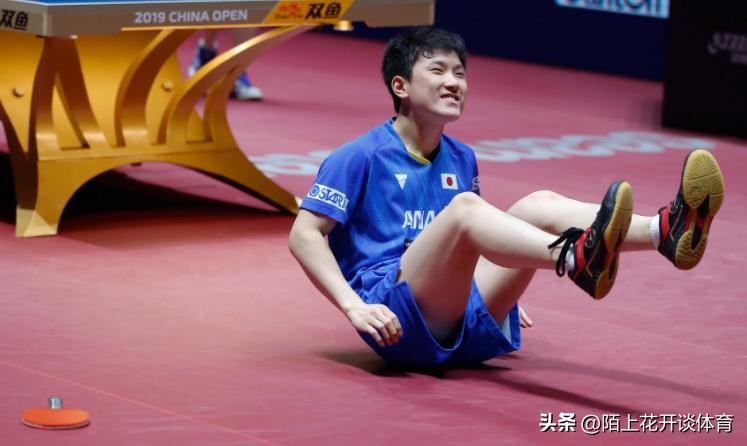 张本智和2比3爆冷输球全场回放,以3-0轻松战胜张本智和