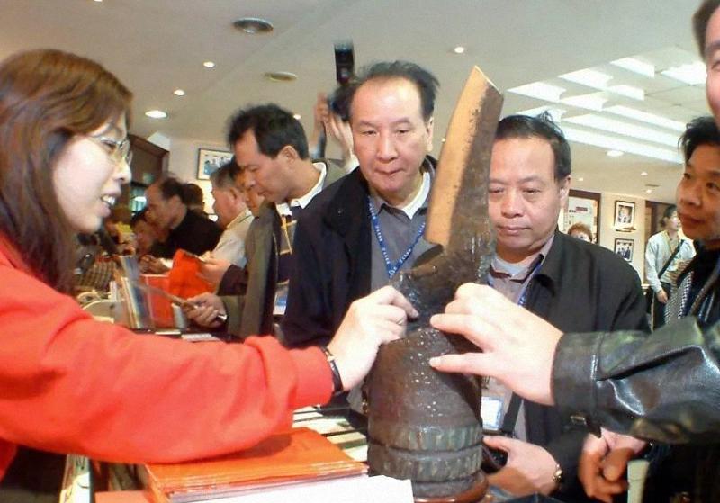 金门炮战的衍生品：100万发炮弹、6000万把菜刀和副厅局级市场