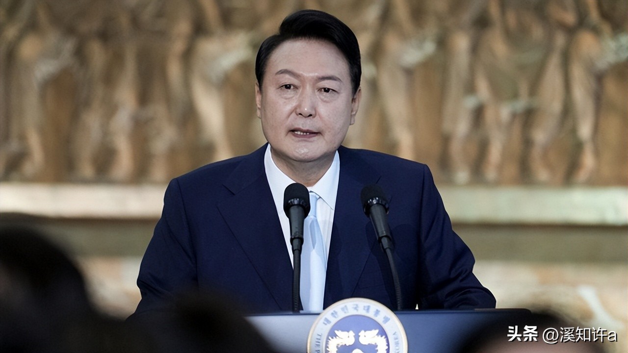 青瓦台文在寅最新消息,文在寅和尹锡悦在青瓦台开始会面