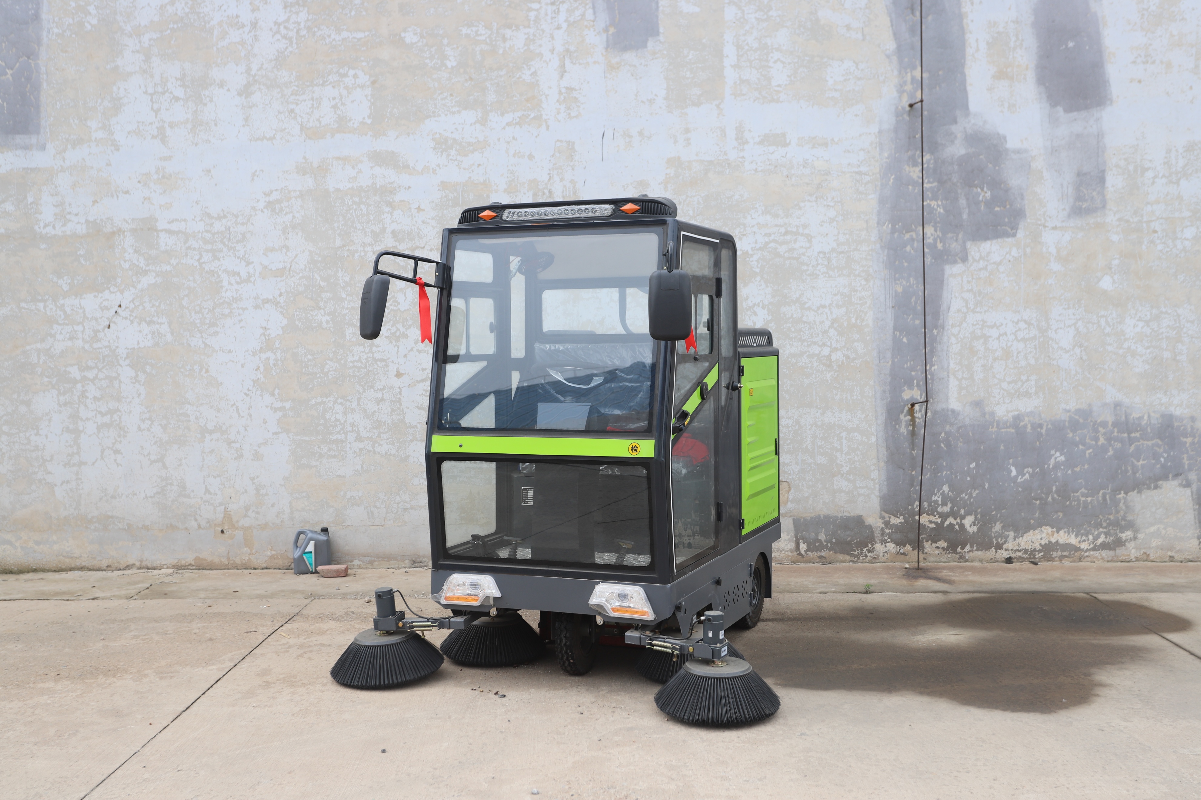 驾驶式扫地车的实用性怎么样,驾驶式吸尘扫地机好用吗