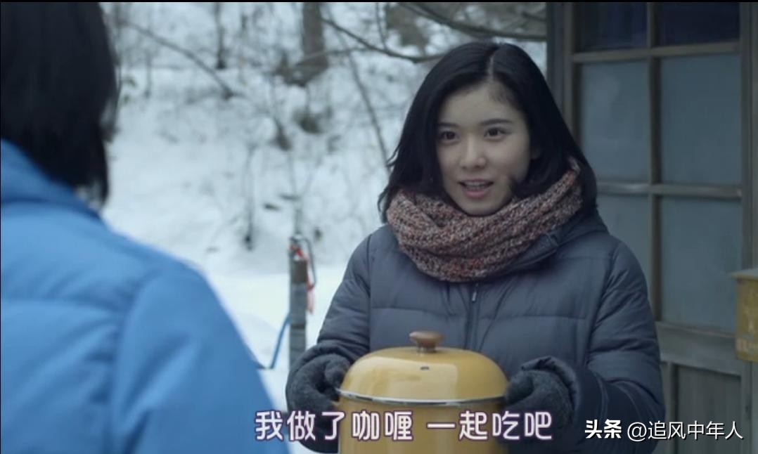 2023年情人节送礼清单:球鞋、投影仪、花束......