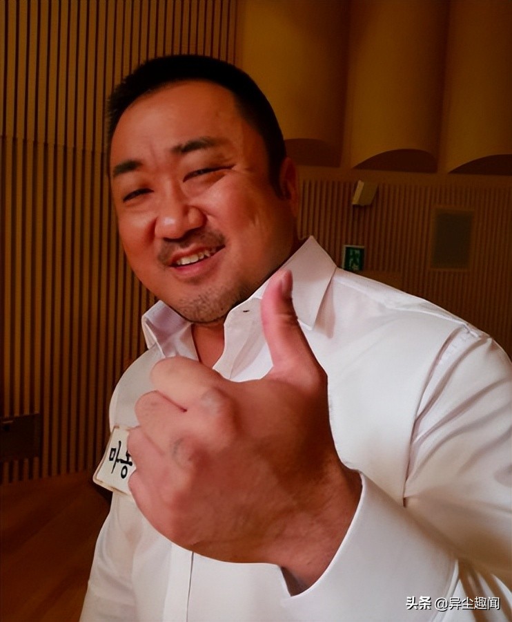 马东锡vs巨石强森vs杰森斯坦森,马东锡跟巨石强森合照