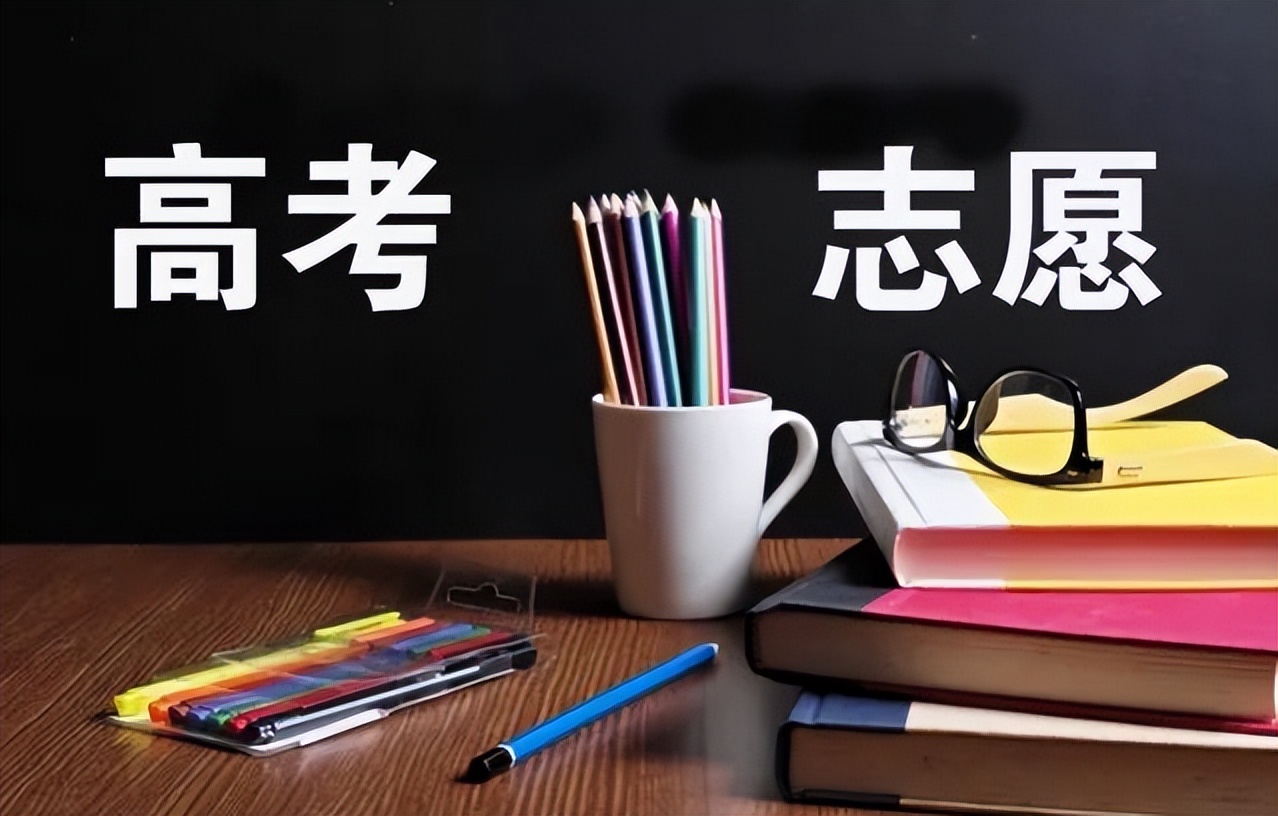 张雪峰怎么看待大学生就业呢,张雪峰学得那么好为什么要换专业