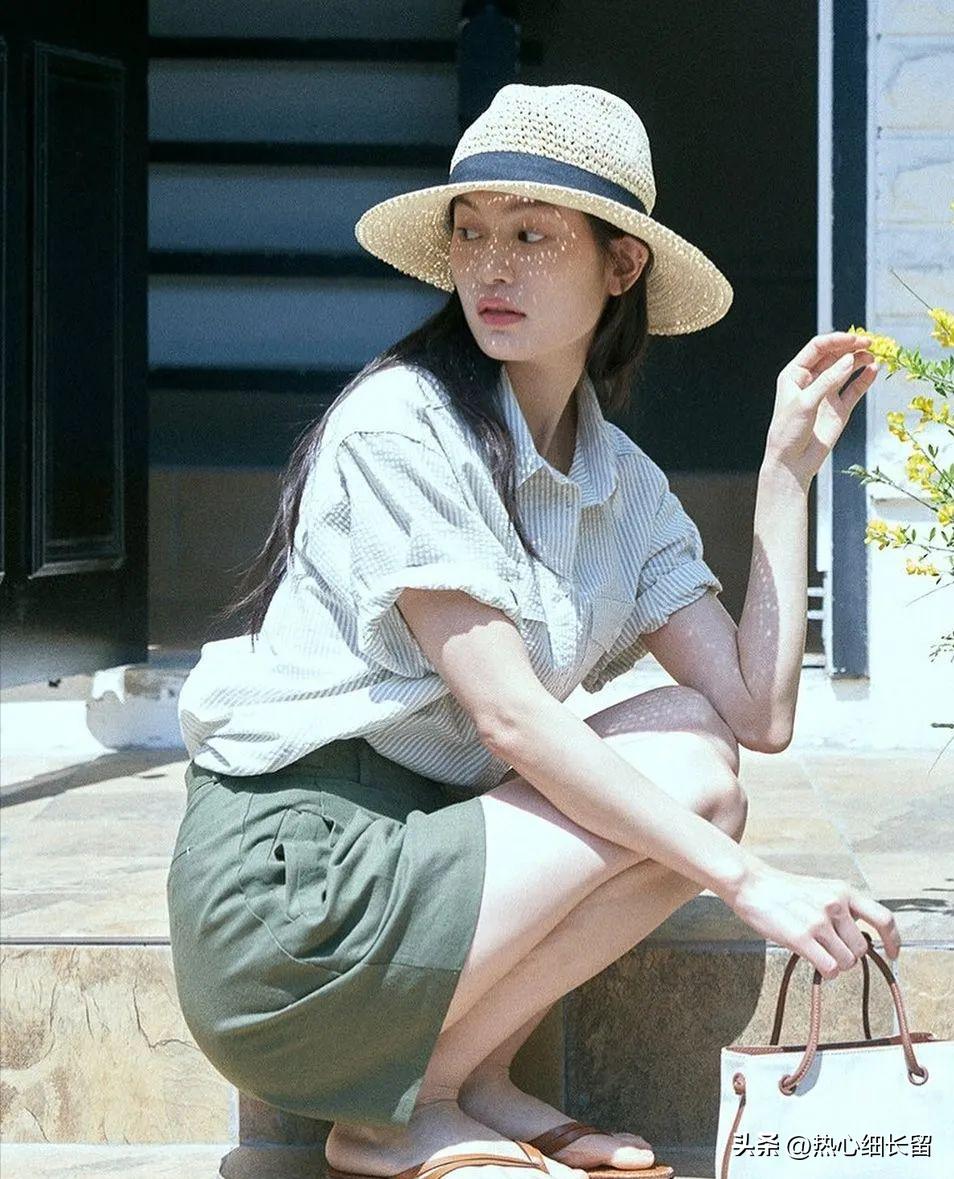 短袖衬衫的基础穿法越简单越时髦,短袖中长款衬衣穿搭技巧