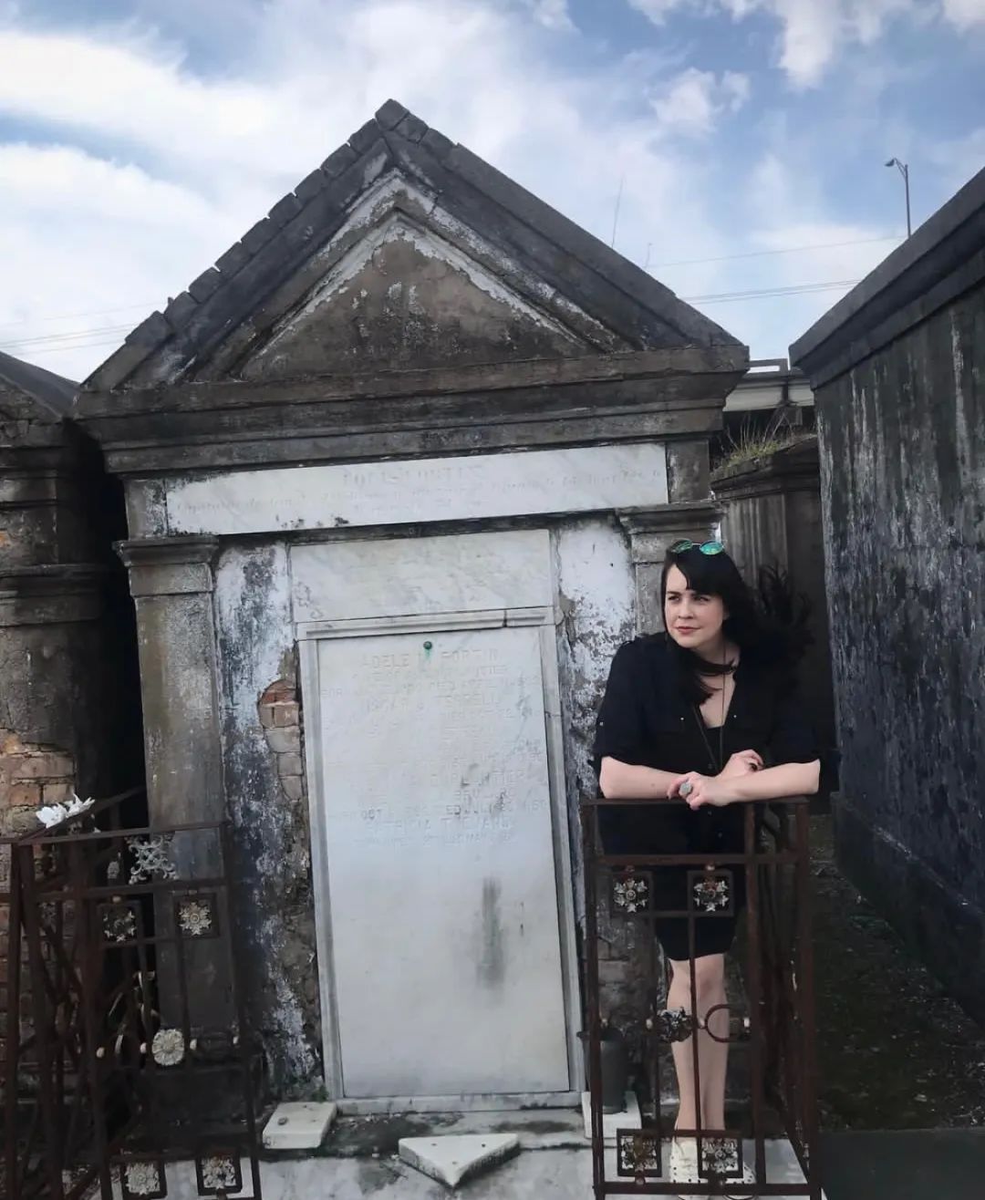 80后女孩记录世界奇葩葬礼，吸粉200万