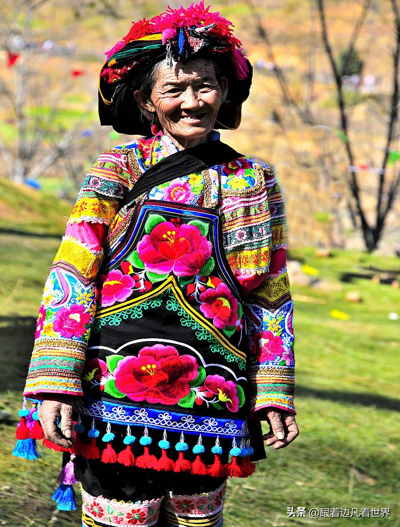 千年彝装，一赛千年“世界最古老的乡村T台”