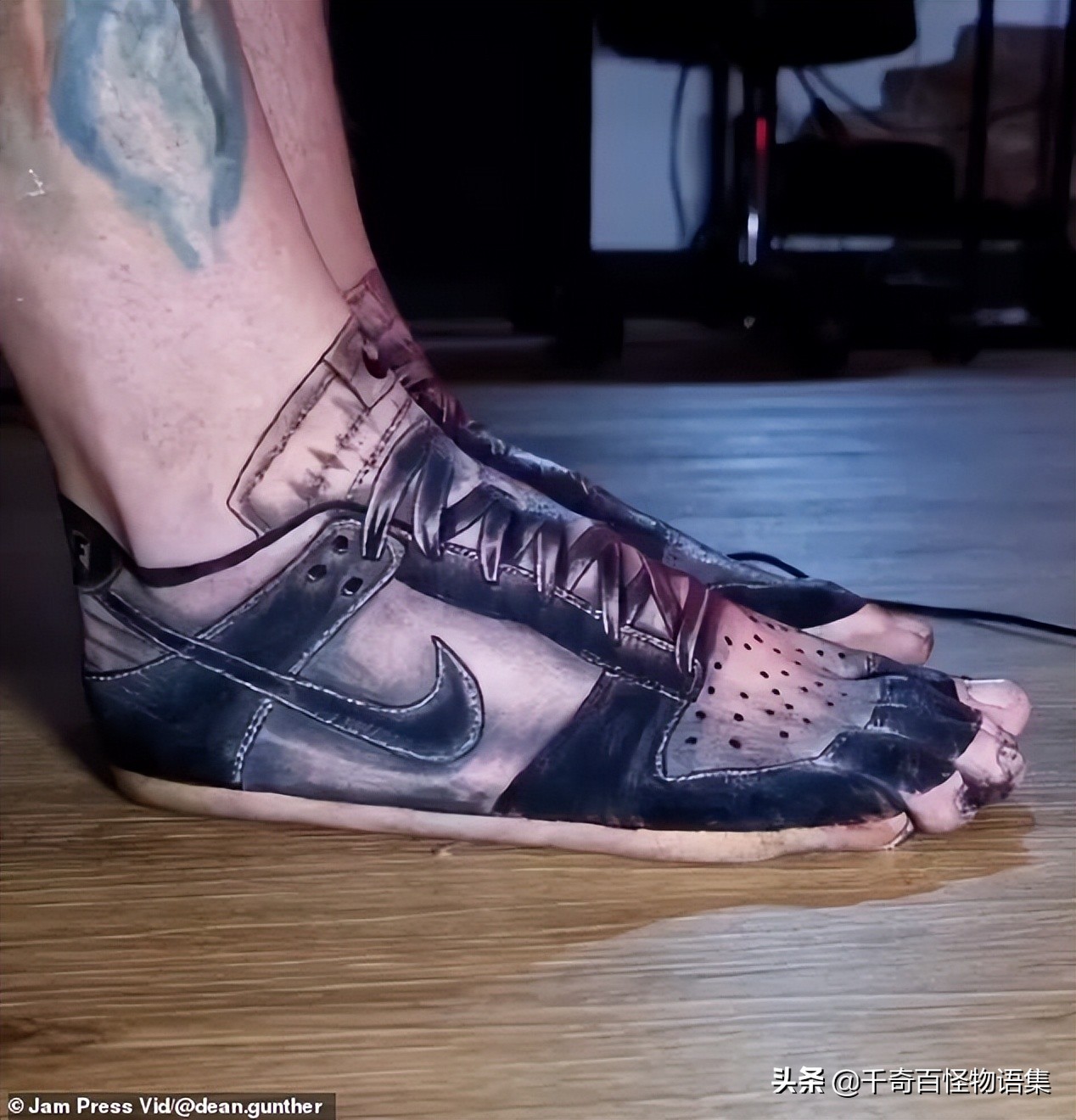 奇妙的点子：把最喜欢的运动鞋纹在脚上，这样就不用买新鞋了