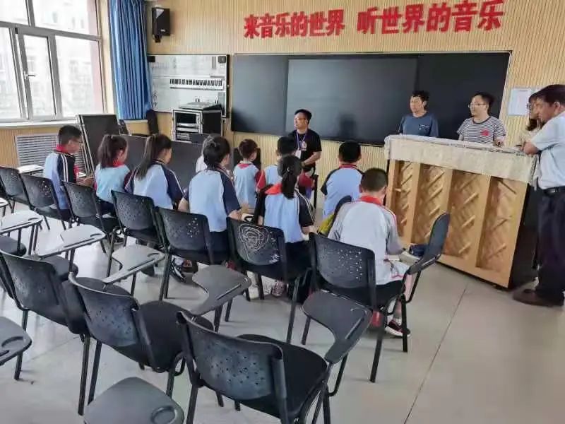 神木市大柳塔初级中学：名师讲坛之高涛老师愿做春天守初心