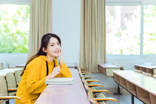 聪明男人如何追求一个现实的女人,聪明男生如何找对象聊天