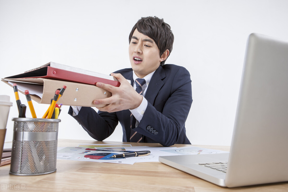 同事排斥你的原因,所有同事都排斥你