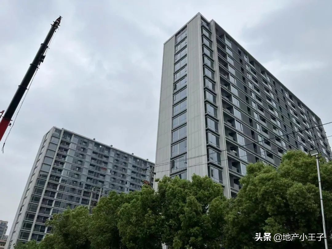 梧桐郡和梧桐公馆有什么区别,梧桐郡看江景