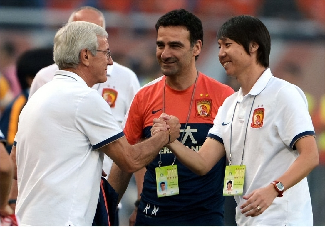 李铁有多贪？国足厨师爆料：想进去做饭得先交10万，球员要300万