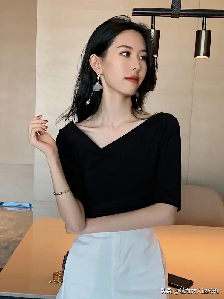 一字肩t恤上衣高级感春款,露肩上衣新款一字肩短袖