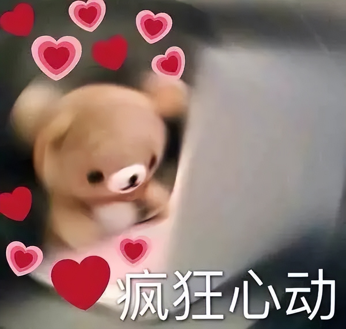 敢问这位男演员是沉浸在民国剧中无法自拔了吗？