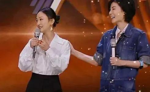 王菲谢霆锋唱难舍难分,王菲为什么那么多人喜欢她呢