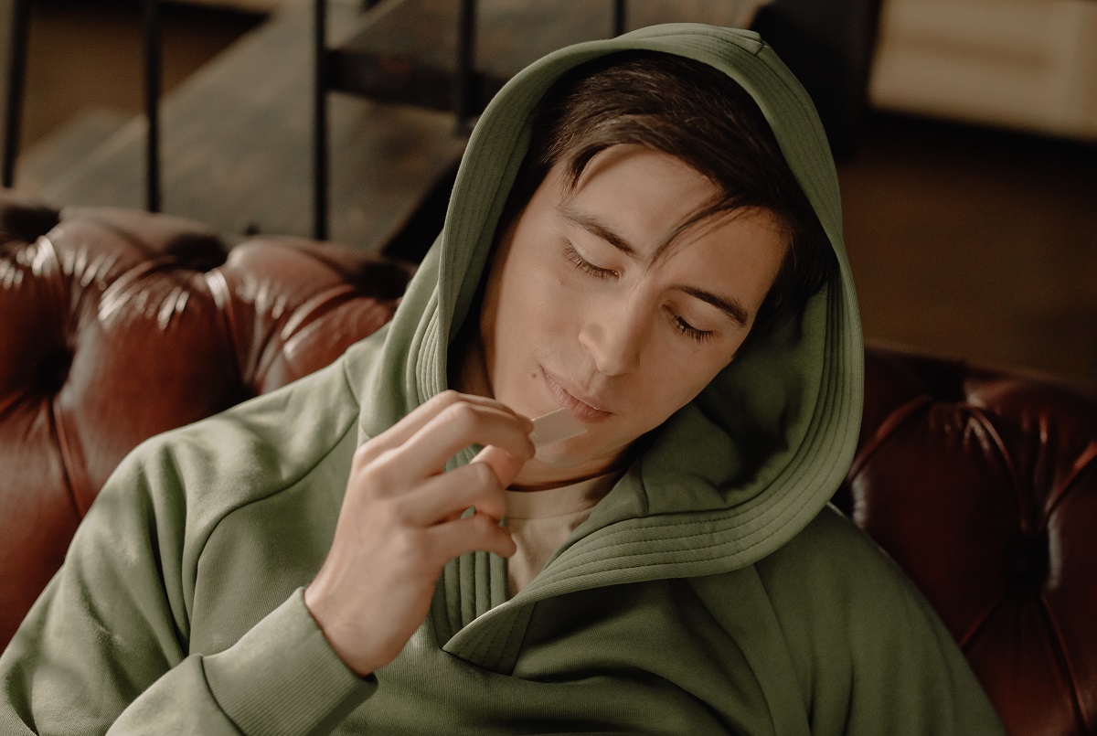 有个自私又强势的姐姐怎么办,遇到一个自私的弟弟应该怎么解决