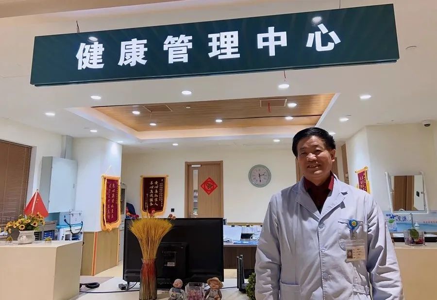 用爱坚守，用心呵护|男性养老护理员是怎样炼成的