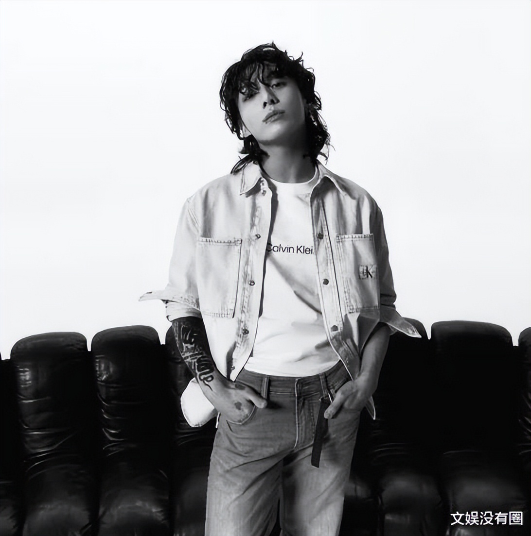 防弹少年团田柾国穿红色衣服 (防弹少年团新人王田柾国女装)