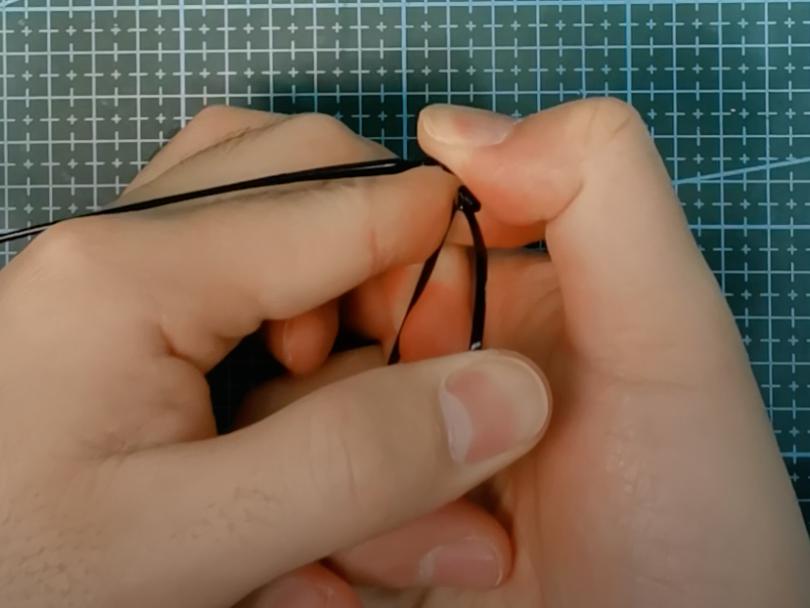 眼镜变形下滑如何解决,眼镜歪了变形了怎么办