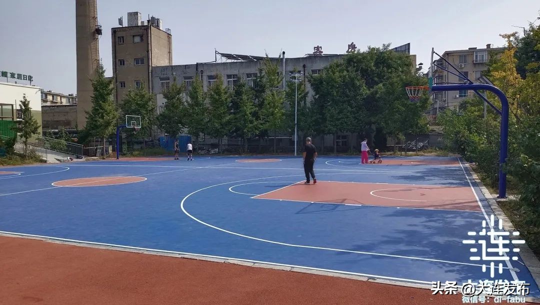 家门口室内新运动馆,家里的运动场地