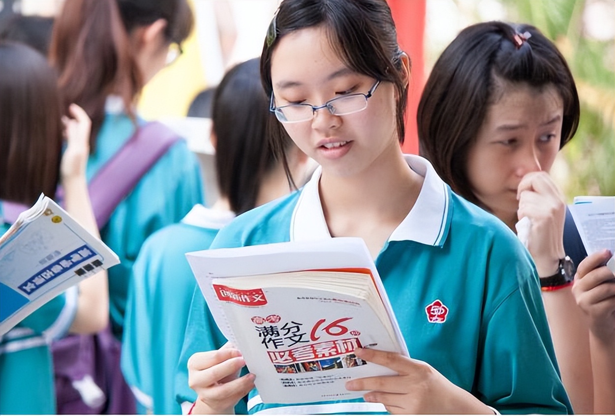 毕业就可以端上铁饭碗的专科学校,最好的专科学校铁饭碗