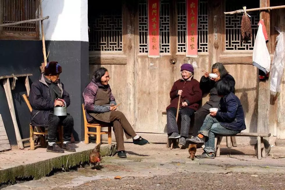 坟前生洞子孙穷啥意思,古人说生男生女是祖坟积德