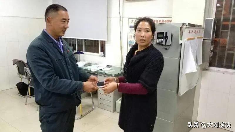 手机丢失微信绑定的银行卡怎么办,手机丢了支付宝怎么解绑银行卡