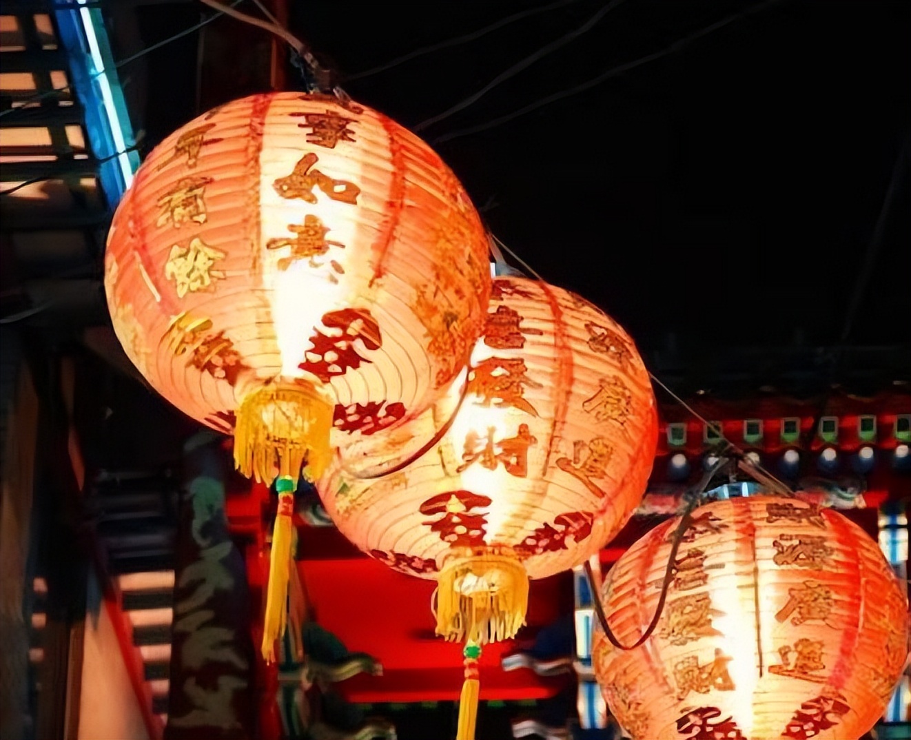 国庆节的爱国诗,国庆爱国诗词献给伟大的祖国