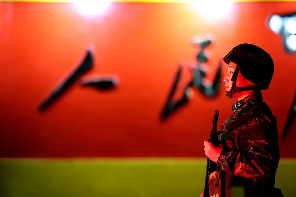 就该这么干：军官安置100%进机关，士兵退役100%事业编！