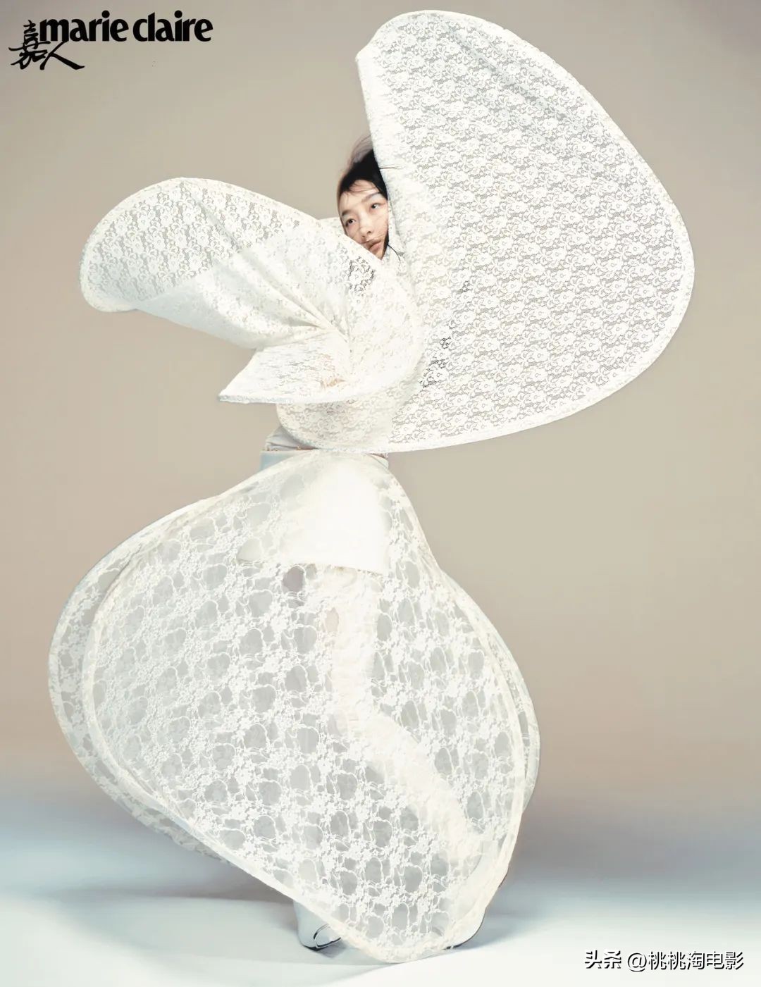 周冬雨嘉人封面生成图片,周冬雨影后图