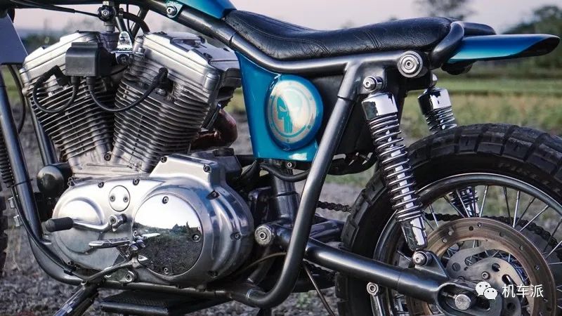 定制|来自望加锡的小怪兽哈雷XL1200Tracker欣赏