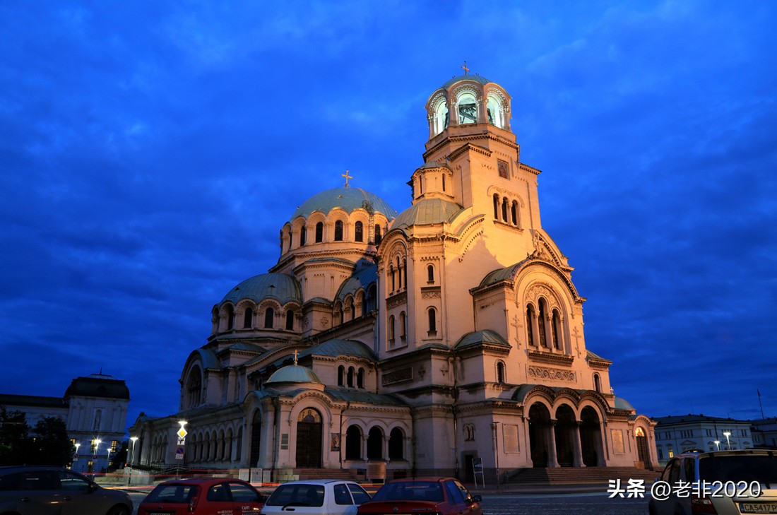 想去欧洲玩，又想省钱，有哪些国家适合旅游而又物价偏低？