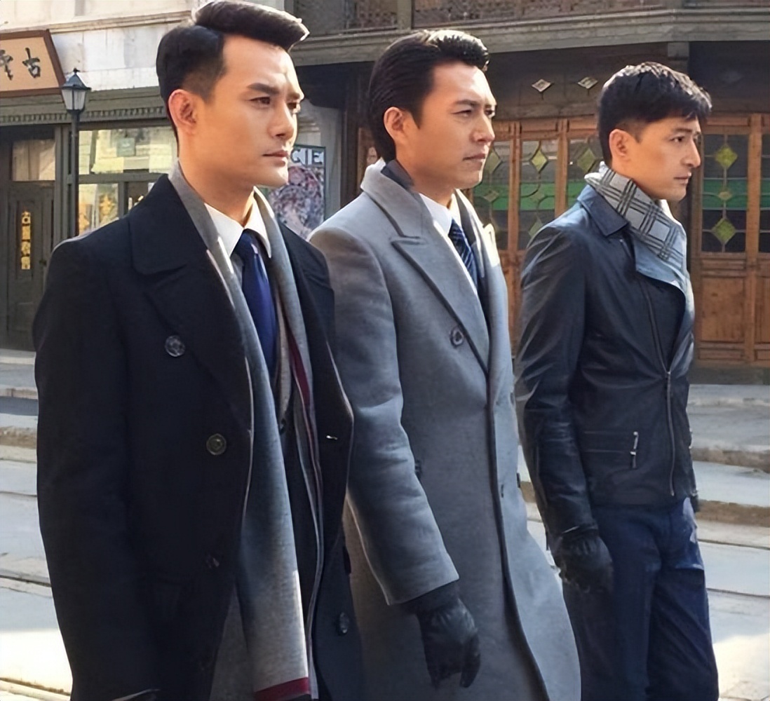 明明很帅自己却觉得很丑,明明很帅却打扮很丑