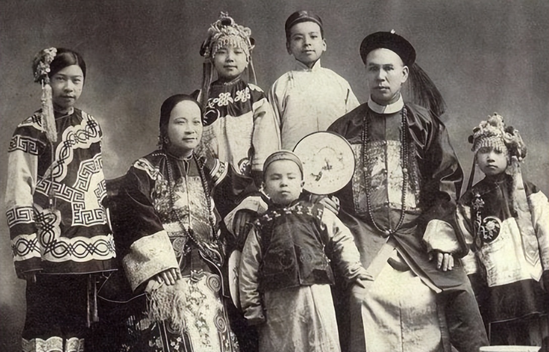 封建社会形成与初步发展的时期,封建社会的发展从建立到终结