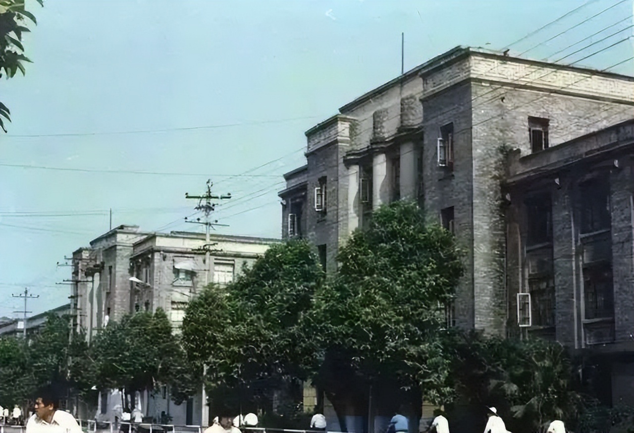 福建七位70后大叔白手起家逆袭,90后小伙创业身价40亿